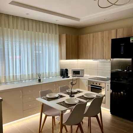 Steps From The Center Daire *