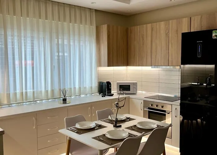 Steps From The Center Daire *