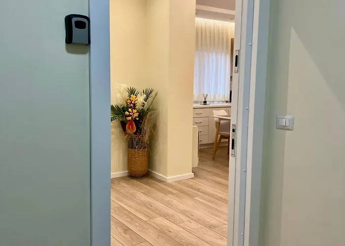 Steps From The Center Daire Tiran